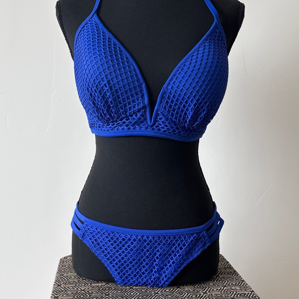 Shade & Shore Vibrant Blue Textured Bikini